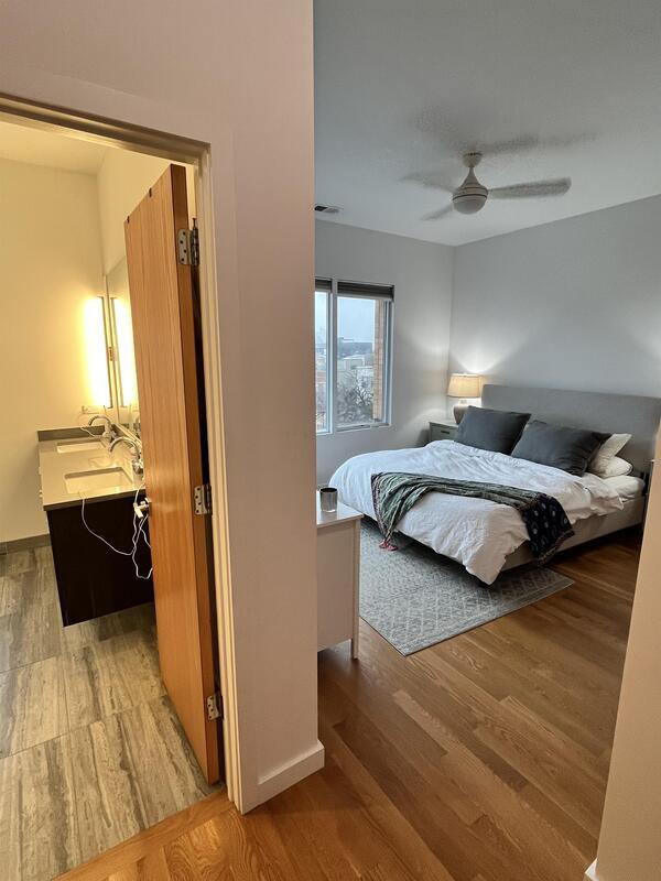 Building Photo - 1637 W Grand Ave