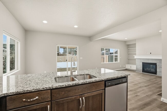 Building Photo - 2067 W Alsea Ave