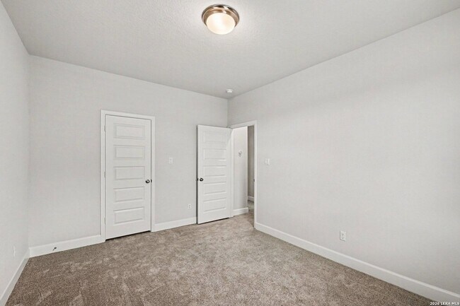 Building Photo - 14422 Hondo Knot