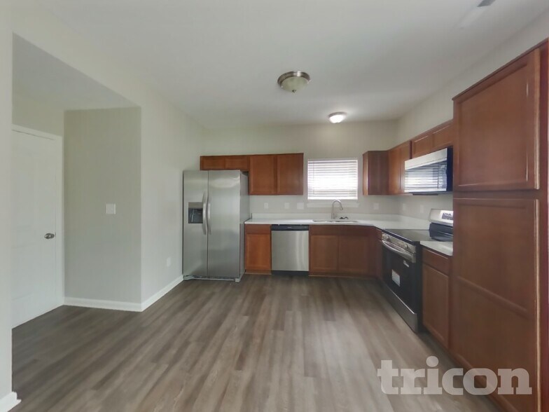 Building Photo - 6250 Emerald Field Way