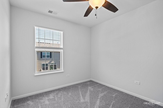 Building Photo - 189 Lakeshore Dr