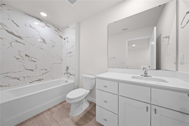 Building Photo - 1782 Tilia St