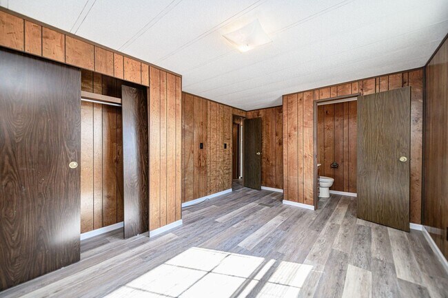 Building Photo - 3 Bed 2 Bath South Columbia