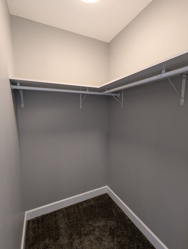 Building Photo - Gorgeous 2 Bedroom 2 Bathroom Downtown Condo with Epic Views and Free Parking