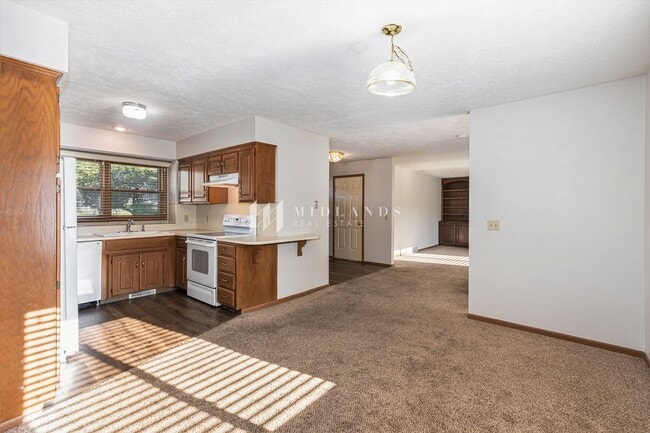 Building Photo - Marvelous Omaha Home