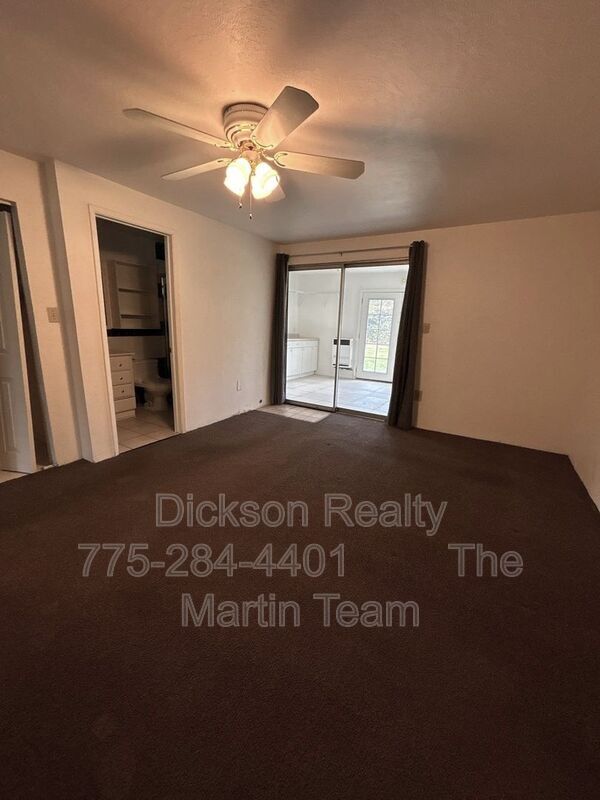 Building Photo - 306 E Quail St