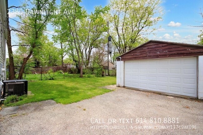 Building Photo - 2385 Dawnlight Ave