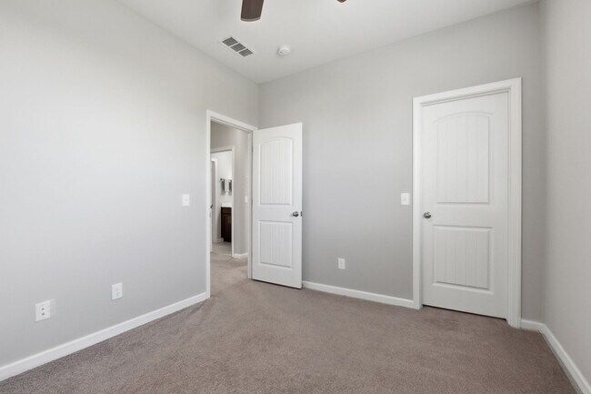 Building Photo - 3725 Hoggett Ford Rd