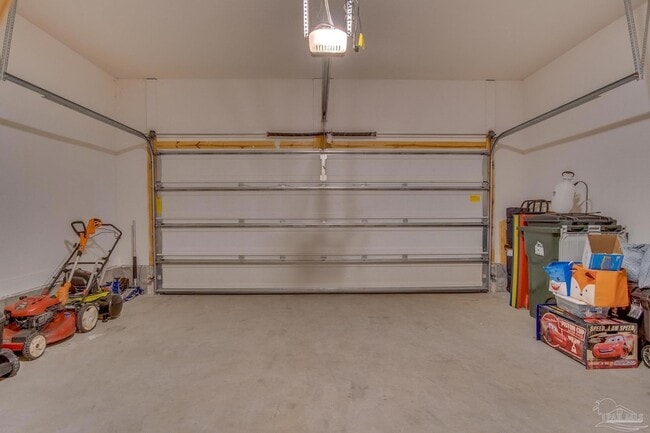 Building Photo - 229 Camellia Dr