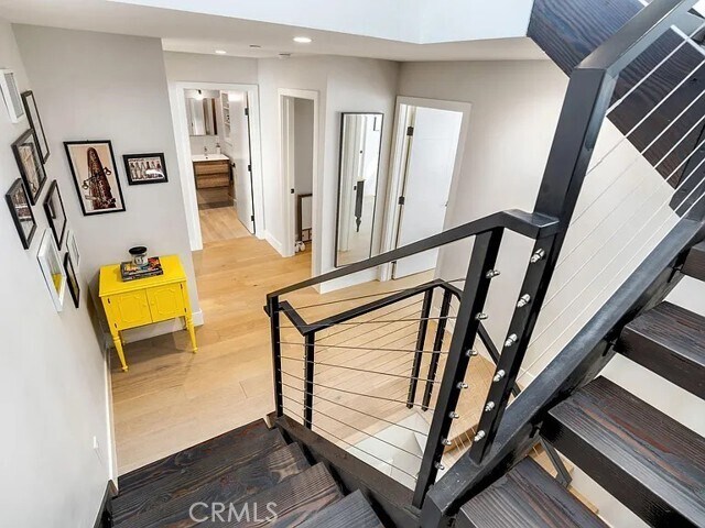 Building Photo - 811 N Detroit St