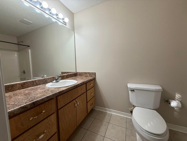 Building Photo - 192 Mary Ln