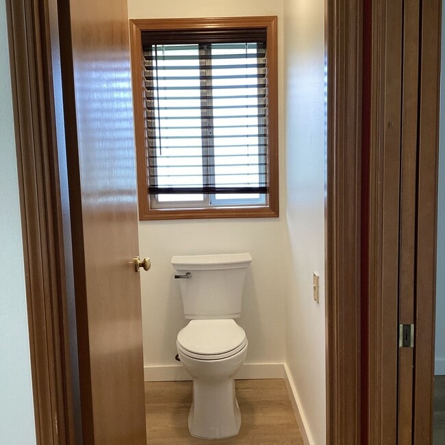 Building Photo - Ranch Style Rambler located in Stannwood