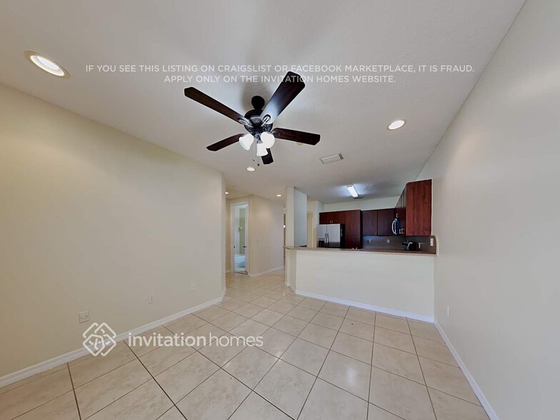 Building Photo - 518 NE 35th Ave