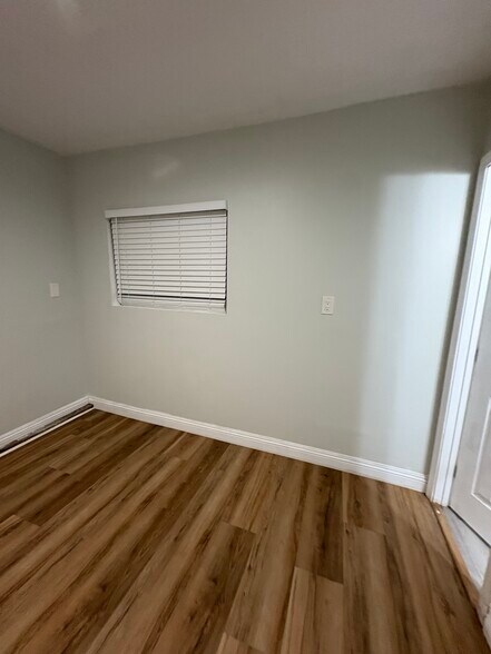 Room 2 - 23592 Flight St