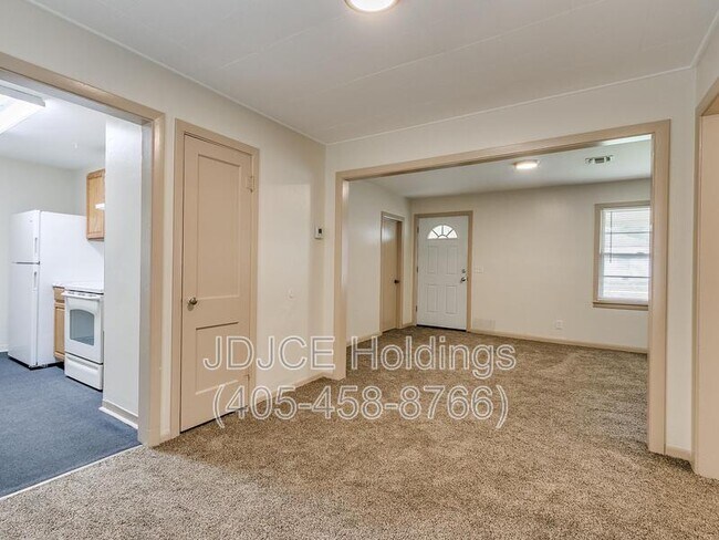Building Photo - 901 Stansell Dr