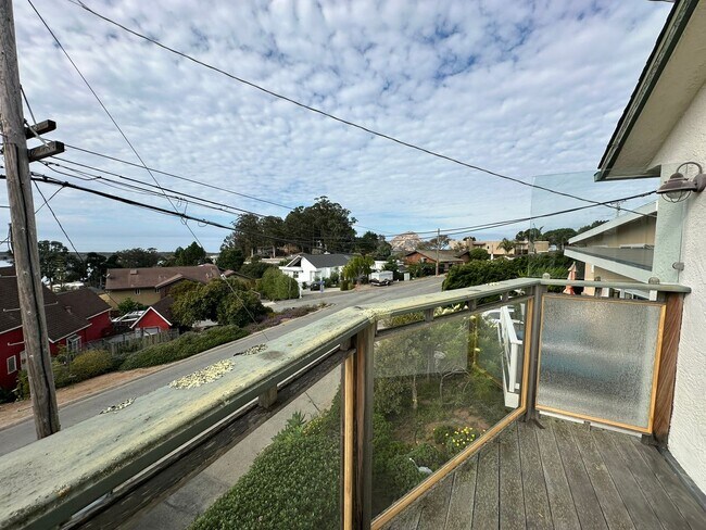 Building Photo - Upscale Morro Bay home with great views