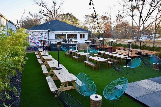 Building Photo - 1333 W 22nd St