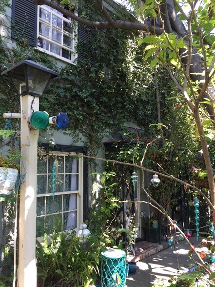 Building Photo - 2024 Argyle Ave