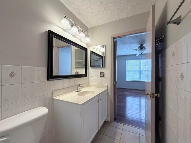 Building Photo - 9135 Windy Creek Dr