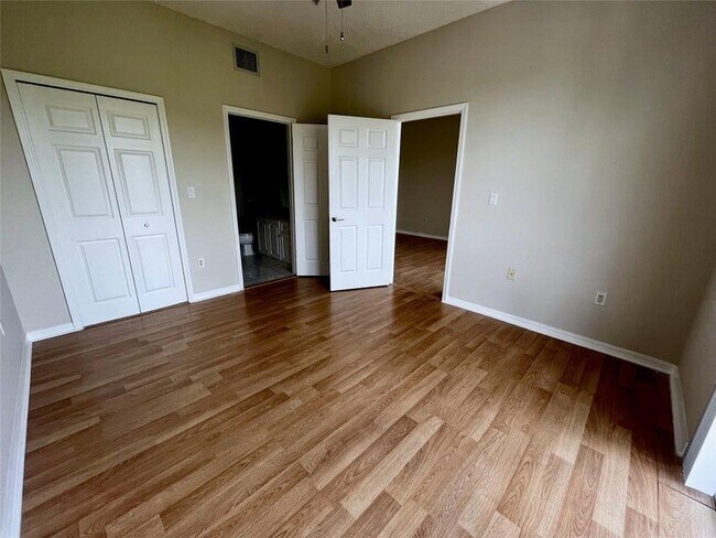Building Photo - 7085 Nova Dr