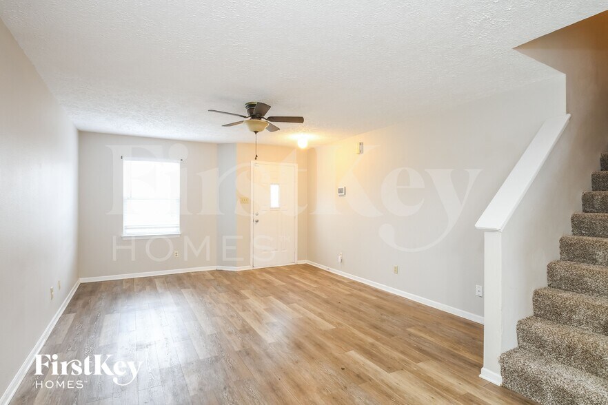 Building Photo - 2332 Providence Ct