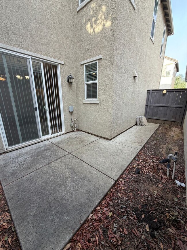 Building Photo - 9026 Crescenda Ln