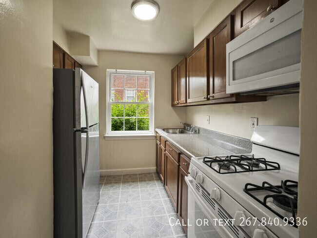 Building Photo - 16 Danbury St SE