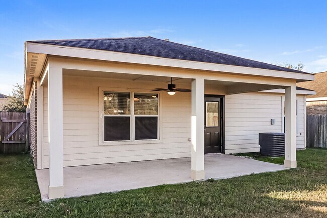 Building Photo - 2131 Golden Topaz Dr