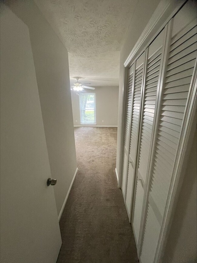 Building Photo - 105 Kimberly Dr