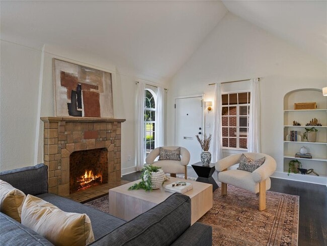 Building Photo - 212 Edgemere Ct