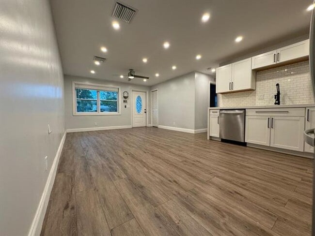 Building Photo - 9422 SW 51st St # 1-2, Cooper City, FL 33328