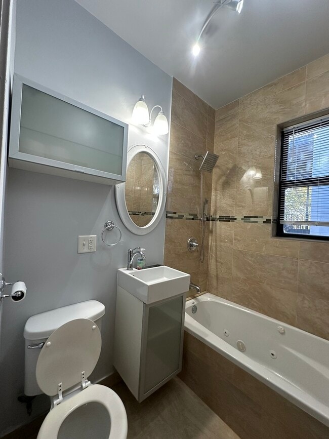 Building Photo - 1949 W Grace St