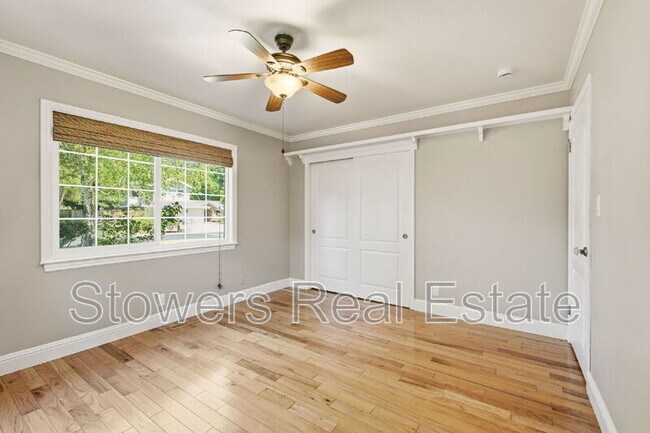 Building Photo - 18 Van Gordon Pl