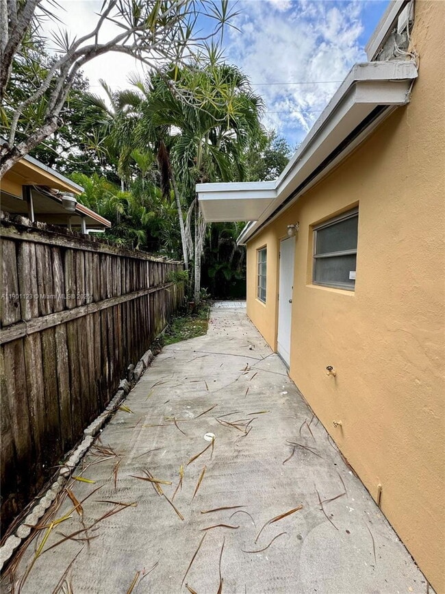 Building Photo - 5700 SW 42nd St