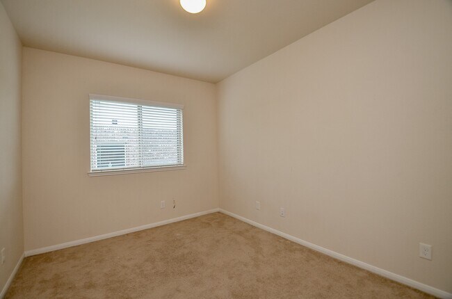 Building Photo - 2227 Leonetti Ln