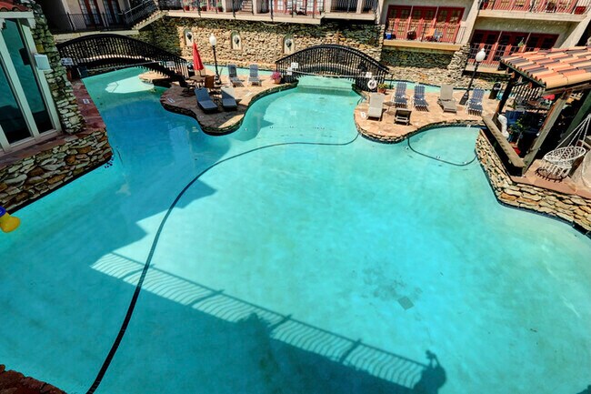 Building Photo - West Plaza Resort-Style  Living