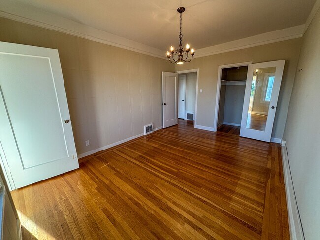 Building Photo - 1427-1429-1429 Taraval St