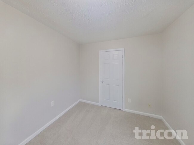 Building Photo - 7192 Tanger Blvd