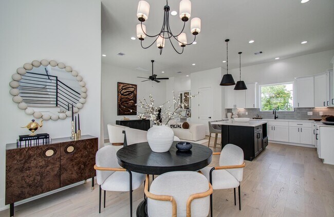 Building Photo - 8702 Ojeman Villas Dr