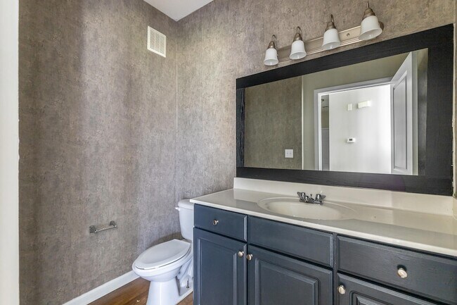 Building Photo - 6105 Regency Ct