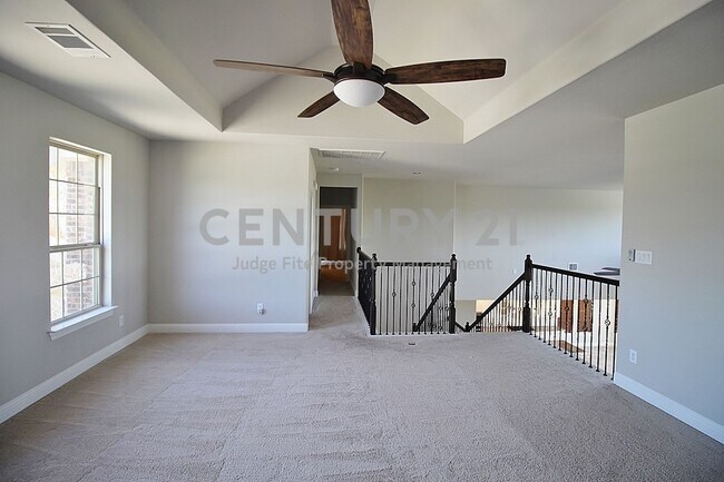 Building Photo - Luxury 2-Story 4/3.5/3 in Heath Yacht & Golf Club For Rent!