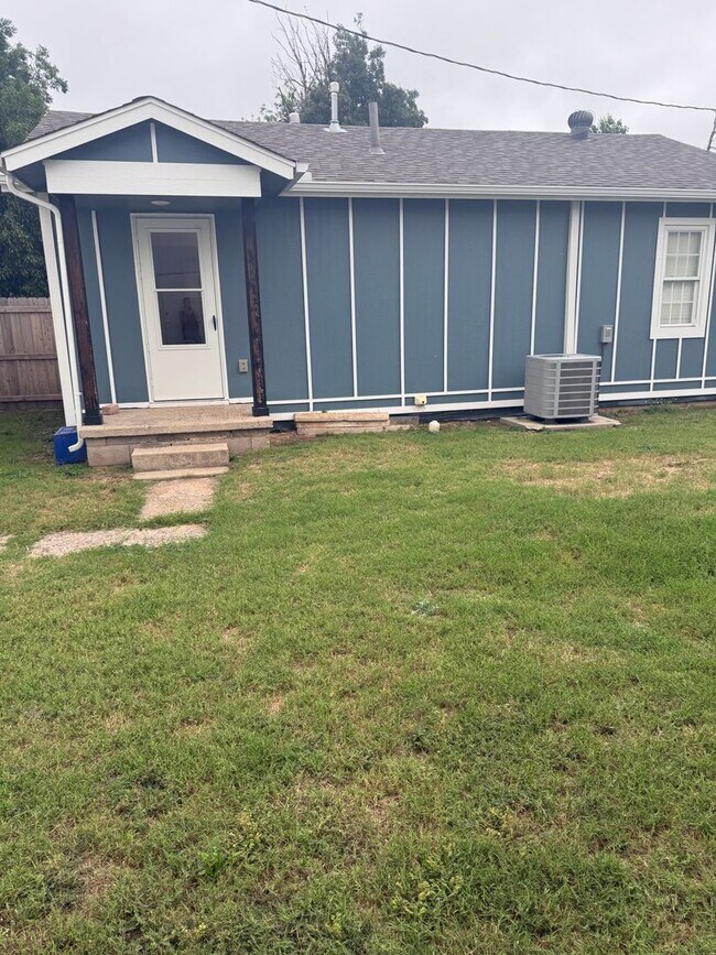 Building Photo - Charming 2-Bedroom Home for Lease – El?Reno, OK