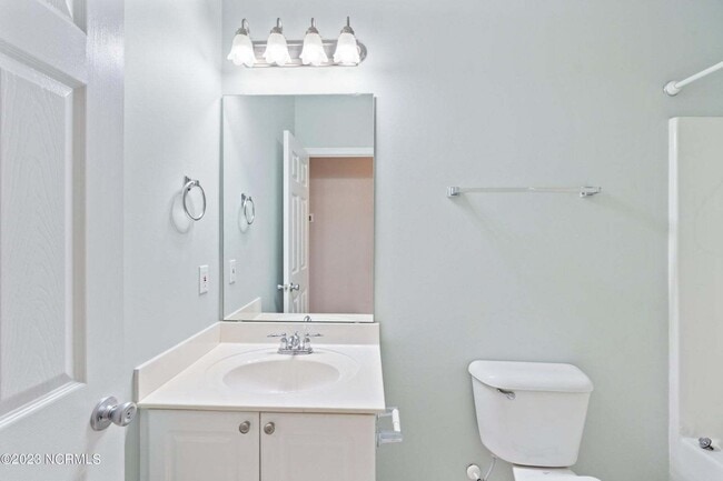 Building Photo - Home for rent with close proximity to transportation, shopping, Downtown Wilmington and restaurants.