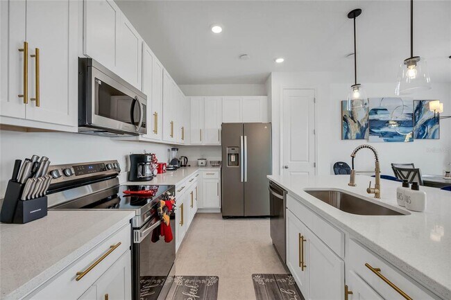 Building Photo - 641 Longboat Dr