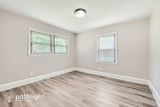 Building Photo - 1117 Norland Rd