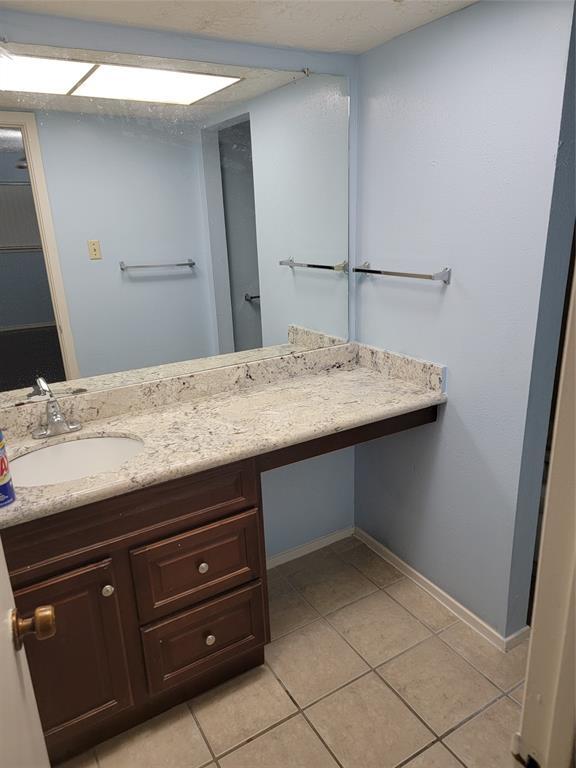 Building Photo - 6417 S Briar Bayou Dr