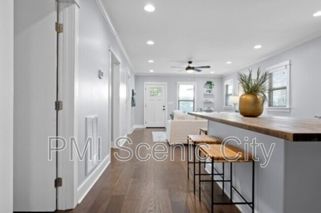 Building Photo - 3813 Pennsylvania Ave