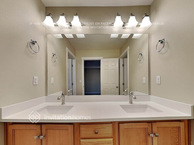 Building Photo - 17911 36th Ave E