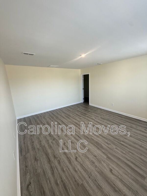 Building Photo - 328 Timberwild Dr