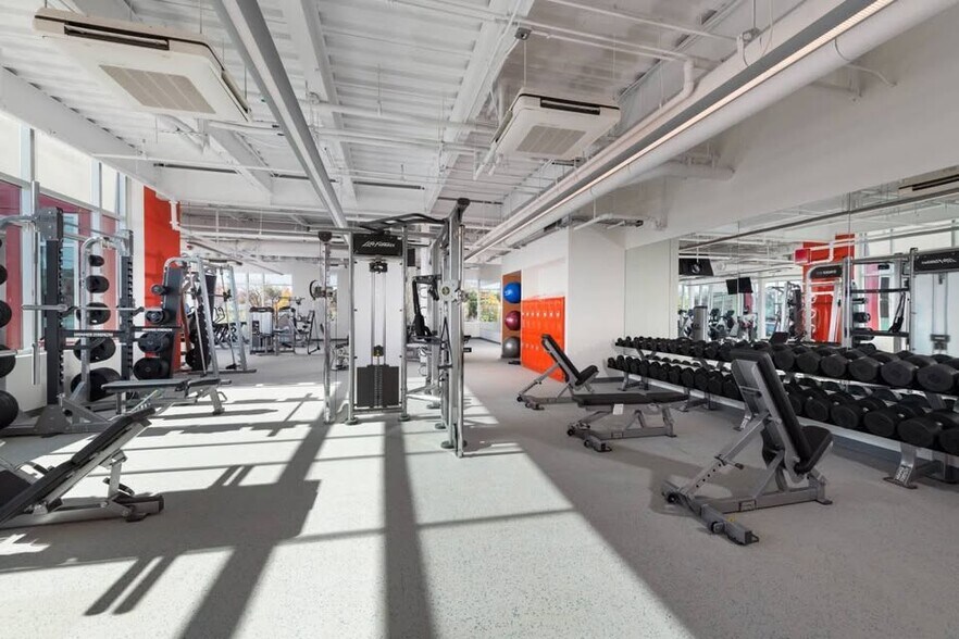 Building Photo - 315 Evarts St NE